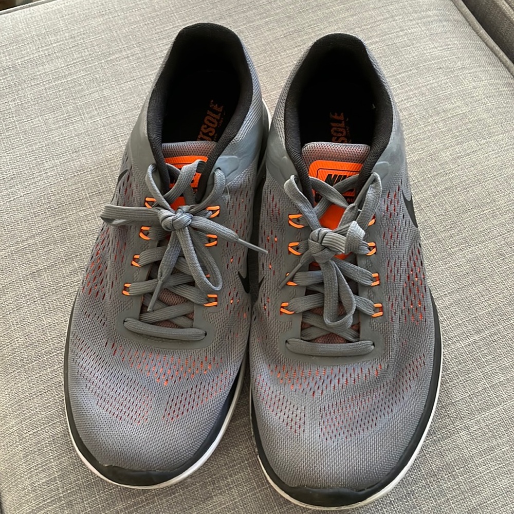 Mens Nike 11.5 Running Shoes